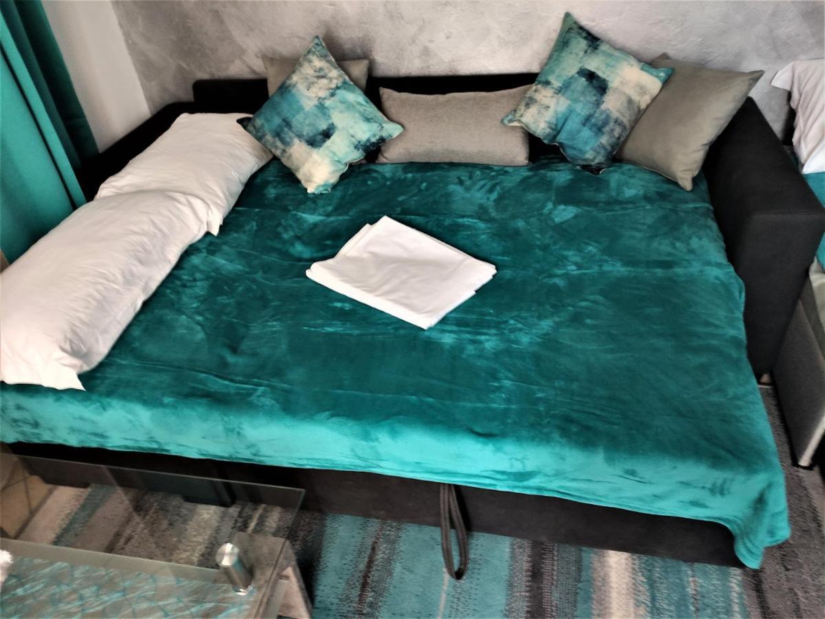 Silver Apartment
